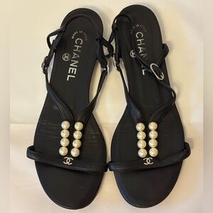 CHANEL Black Leather Pearl-Trim Sandals
